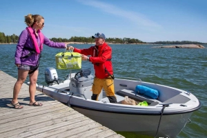 Łódź wędkarska z centralną konsolą, motorówka, łódka -  Terhi 450CC