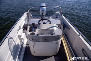 Łódź wędkarska z centralną konsolą, motorówka, łódka -  Terhi 450CC