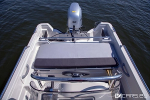Łódź wędkarska z centralną konsolą, motorówka, łódka -  Terhi 450CC
