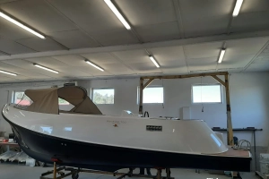 Nowa łódź: Sunrise 700 Tender - 7,00m / 8os - od boatcenter.pl