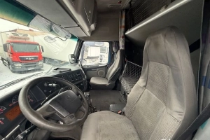 Volvo FH12 420 Standard Euro4 Manual , Spojlery Międzyosiowe